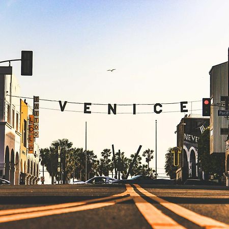 Venice Beach International Traveler Cabins - Surf & Yoga & E-Bike Los Angeles Exterior photo